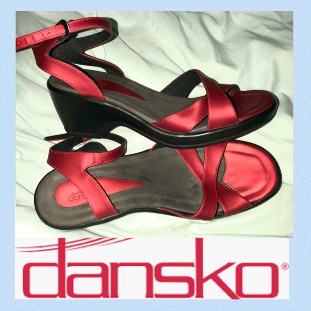 Dansko Red Sandal Size 39= 8 1/2